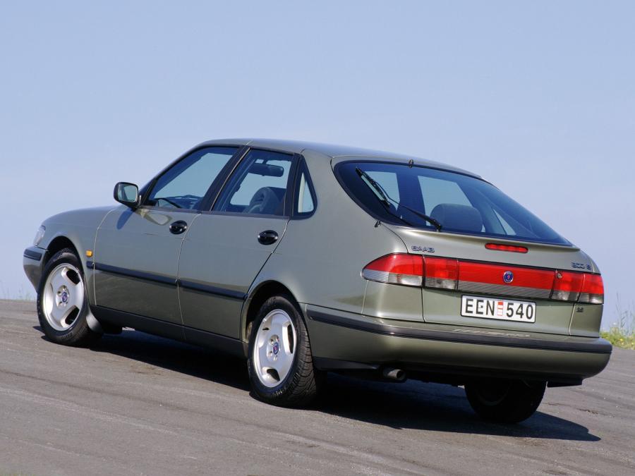  Saab 900 S 1993 года  (фото 7 из 19)